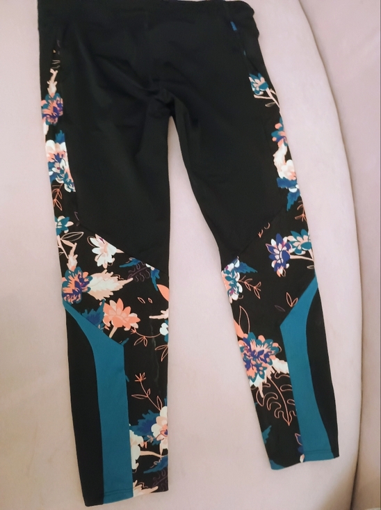 Roxy Pants - Roxy Take Me To The Beach Leggings in Black and Tropical Print - XL SPF Fabric